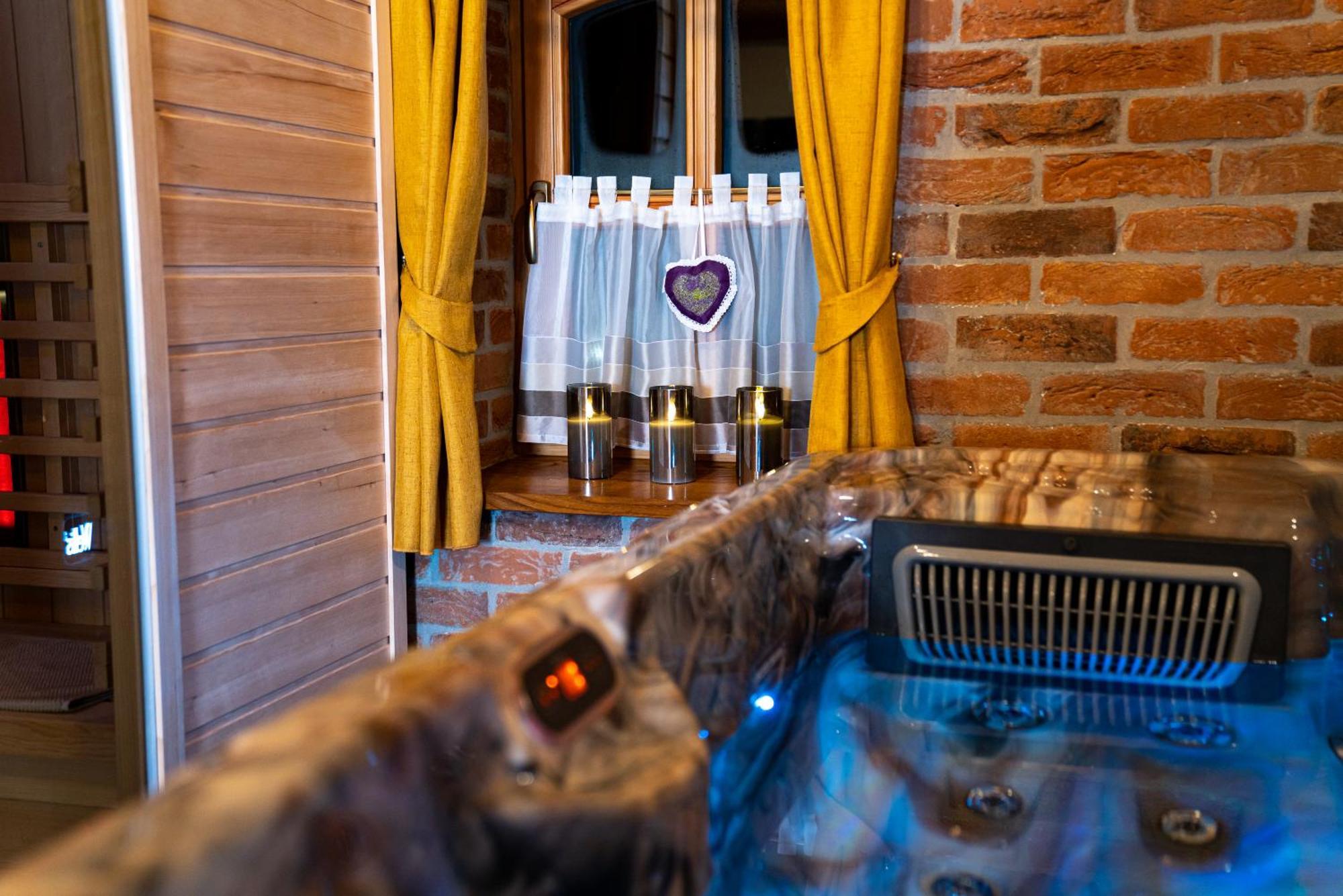 Guesthouse Mocivnik Okroglice ภายนอก รูปภาพ