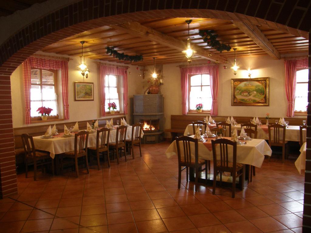 Guesthouse Mocivnik Okroglice ภายนอก รูปภาพ